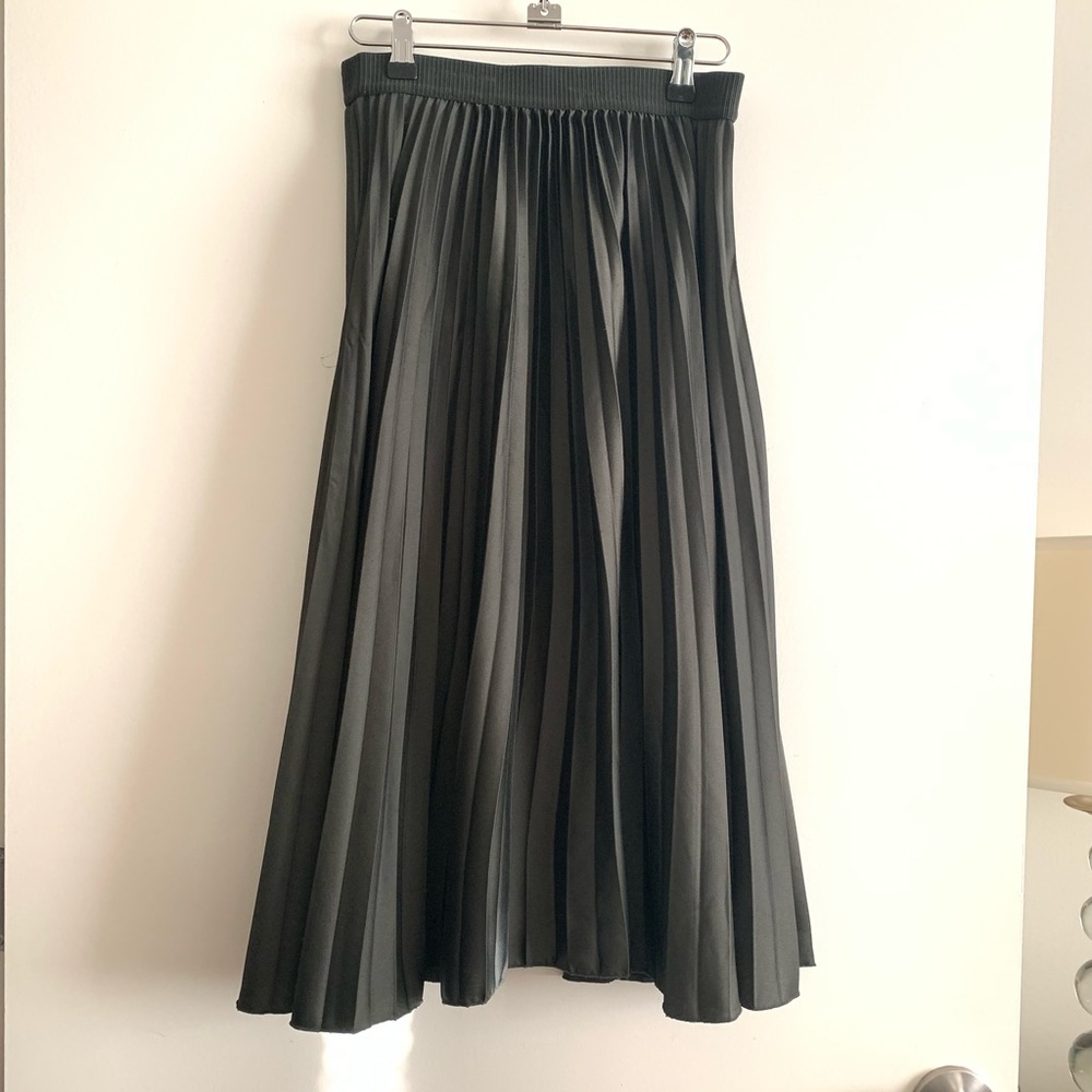 H&M Pleated Midi Skirt